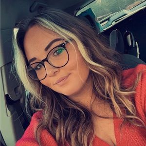 Meet your Posher, Kara